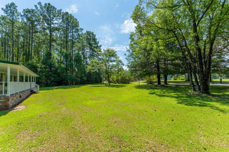 3 bedroom Mobile Home at 6423 Old River Road, Baker, Baker — photo 5