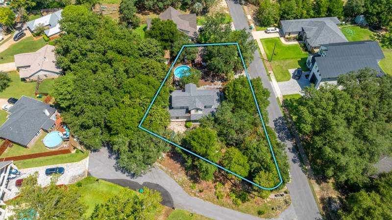 4 bedroom Detached Single Family at 599 Third Avenue, Kellys 3rd Addn To Destin, Destin — photo 5
