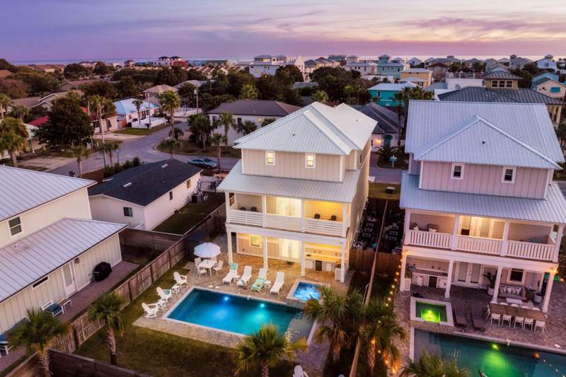 7 bedroom Detached Single Family at 10 W Palm Beach Street, Frangista Beach, Miramar Beach — photo 2