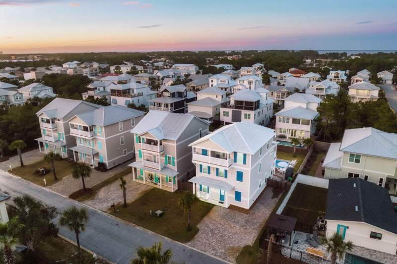 7 bedroom Detached Single Family at 10 W Palm Beach Street, Frangista Beach, Miramar Beach — photo 5