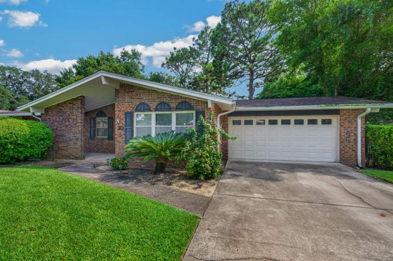4 bedroom Detached Single Family at 30 Walnut Avenue, Poquito Bayou, Shalimar — photo 3