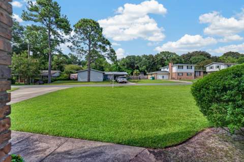 30 Walnut Avenue, Shalimar FL - photo 6 of 48
