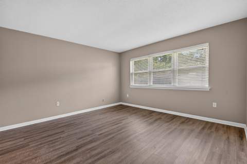 30 Walnut Avenue, Shalimar FL - photo 9 of 48