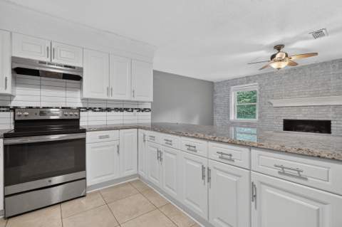 30 Walnut Avenue, Shalimar FL - photo 16 of 48