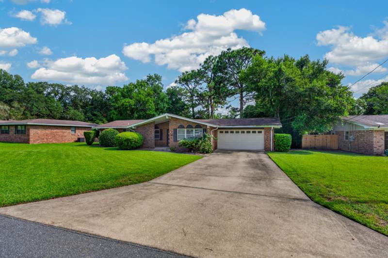 4 bedroom Detached Single Family at 30 Walnut Avenue, Poquito Bayou, Shalimar — photo 5