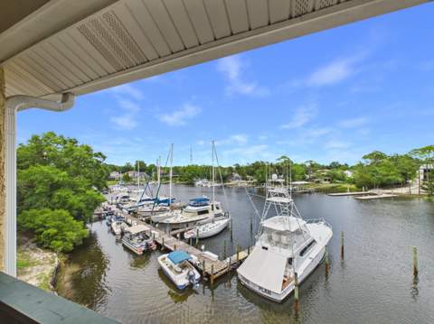 300 Yacht Club Drive #15, Niceville FL - photo 9 of 33