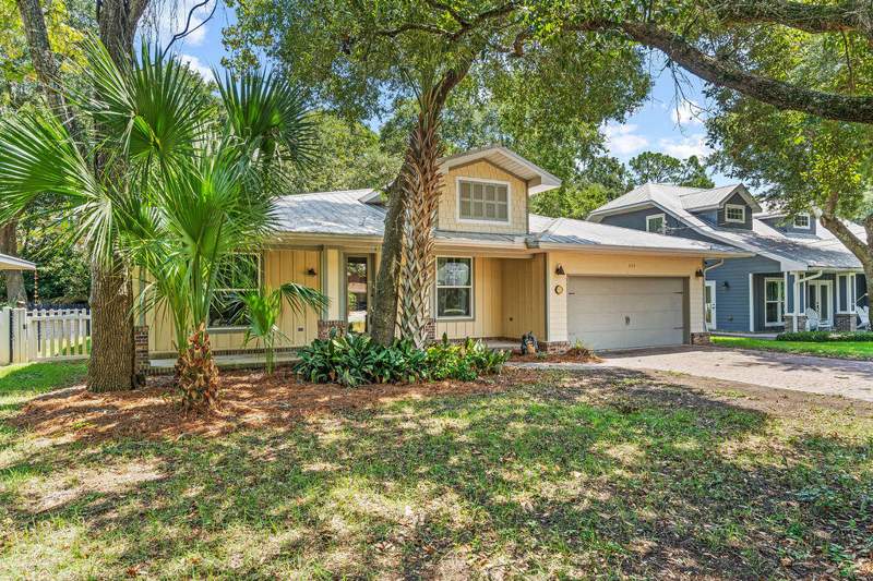 4 bedroom Detached Single Family at 205 SE Alconese Avenue, Olde Camp Walton Knoll, Fort Walton Beach — photo 3