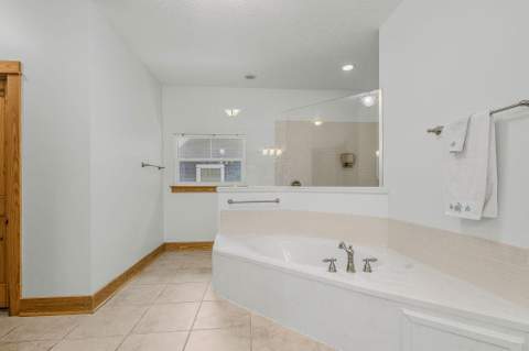 205 SE Alconese Avenue, Fort Walton Beach FL - photo 23 of 47