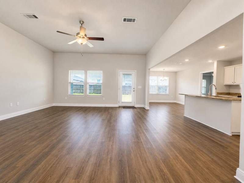 4 bedroom Detached Single Family at 2609 Prominence Lane, Silvercrest, Crestview — photo 3