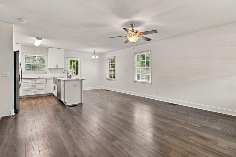 3 bedroom Detached Single Family at 322 NW Leah Miller Drive, Vesta Heights 4th Addn, Fort Walton Beach — photo 5