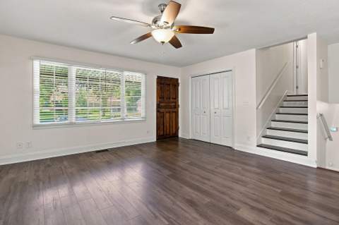 322 NW Leah Miller Drive, Fort Walton Beach FL - photo 7 of 39