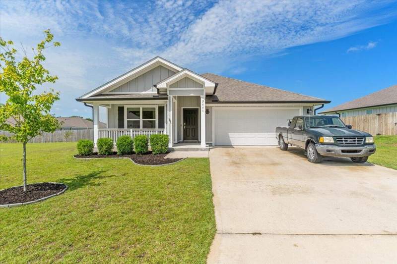 4 bedroom Detached Single Family at 2641 Saltgrass Way, Silver Lake Village, Crestview — photo 2