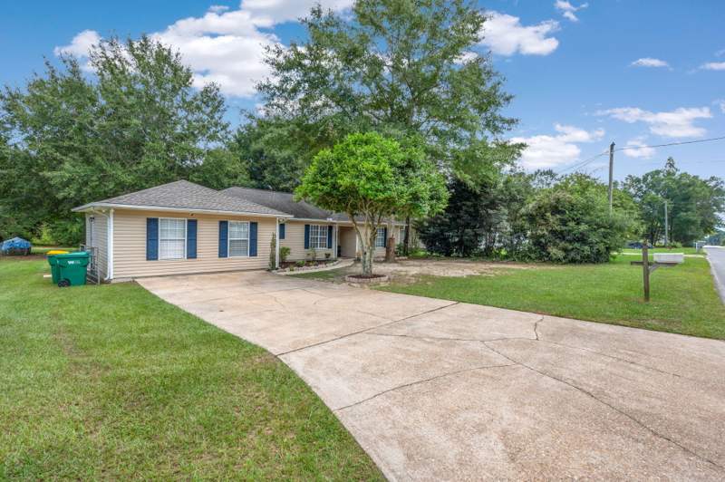 4 bedroom Detached Single Family at 6139 Old Hickory Road, Auburn Estates, Crestview — photo 2