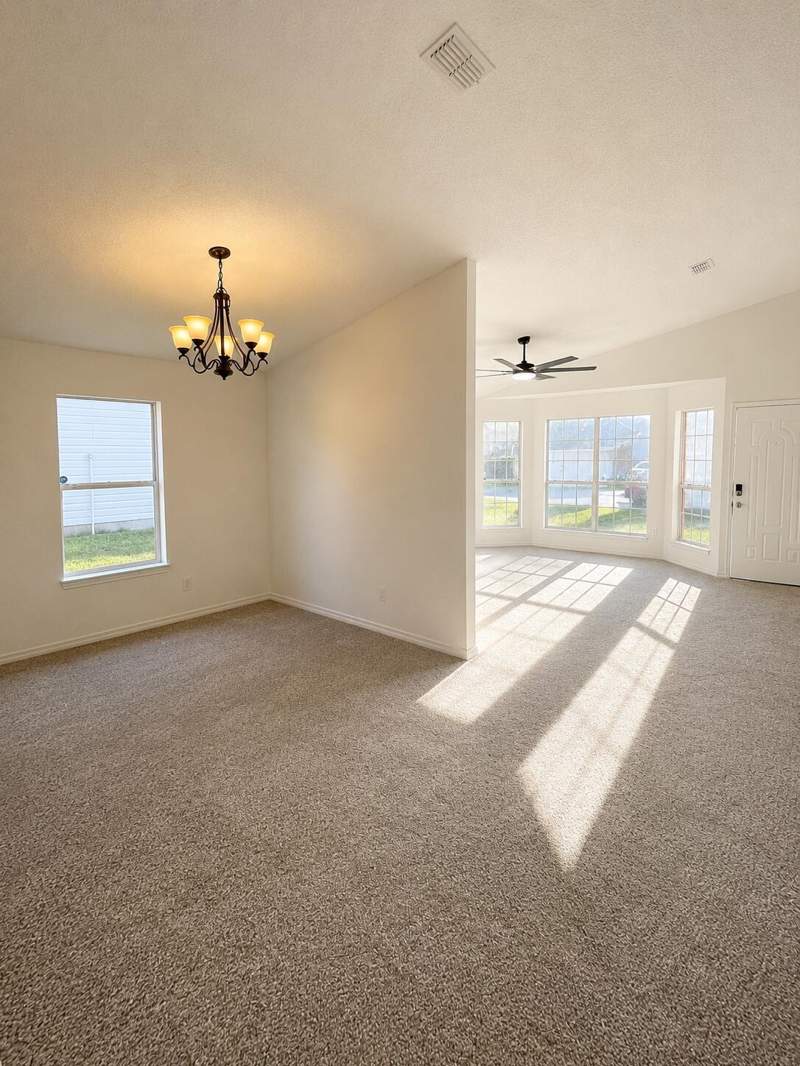 3 bedroom Detached Single Family at 130 Sandstone Trail, Redstone Estates, Crestview — photo 2