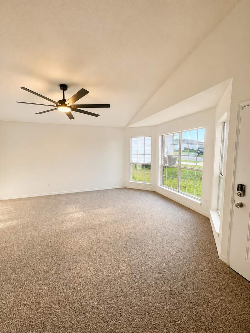 3 bedroom Detached Single Family at 130 Sandstone Trail, Redstone Estates, Crestview — photo 4