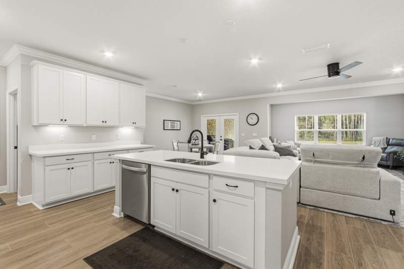 3 bedroom Detached Single Family at 94 S Bentgrass Road, Windswept Estates, Freeport — photo 5