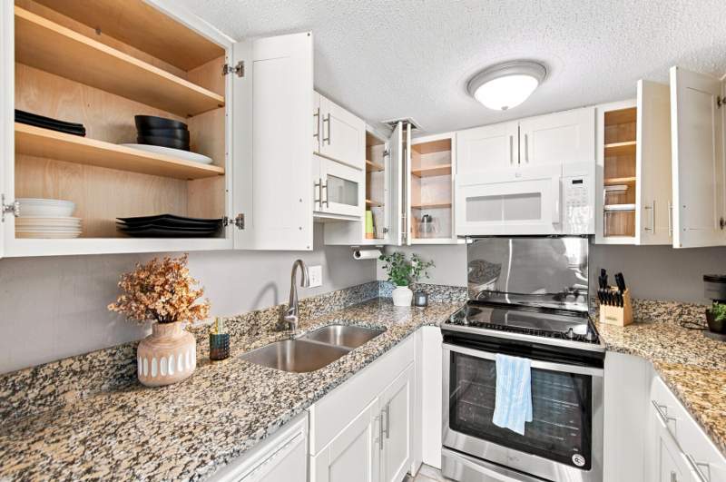 2 bedroom Condominium at 101 Old Ferry Road #10A, Finisterra Condo, Shalimar — photo 3