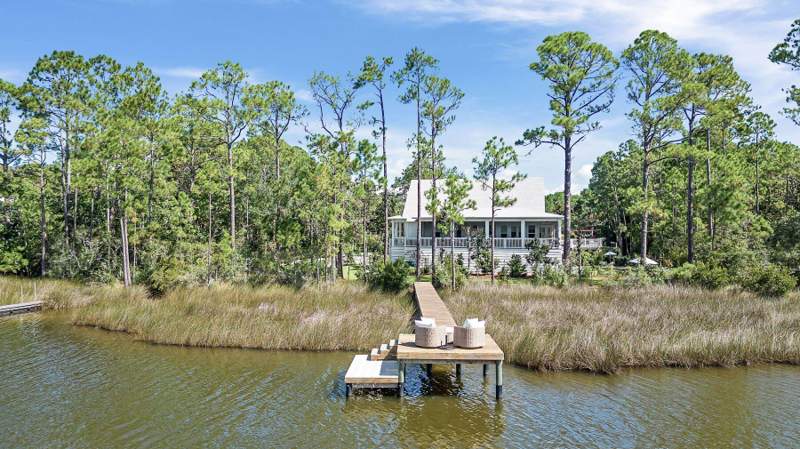 3 bedroom Detached Single Family at 241 N 7th Street, Town Of Santa Rosa, Santa Rosa Beach — photo 3
