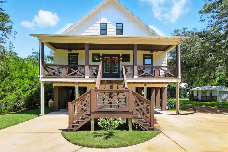 4 bedroom Detached Single Family at 400 Pitts Bayshore Drive, Twin Oaks 1st Addn, Freeport — photo 4