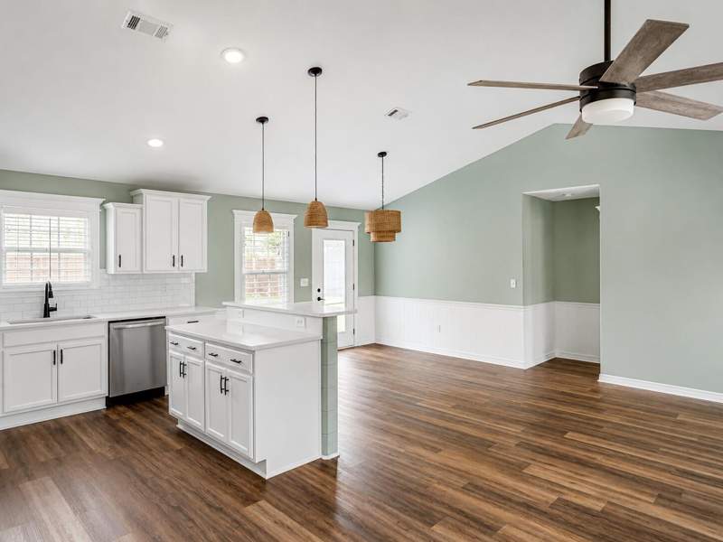 3 bedroom Detached Single Family at 635 Magnolia Lake Drive, Magnolia Lake Estates Ph 1, DeFuniak Springs — photo 4