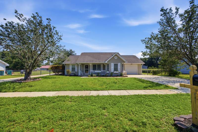3 bedroom Detached Single Family at 220 W Walker Circle, Shoal Wood Estates 1st Ph 3, Crestview — photo 3