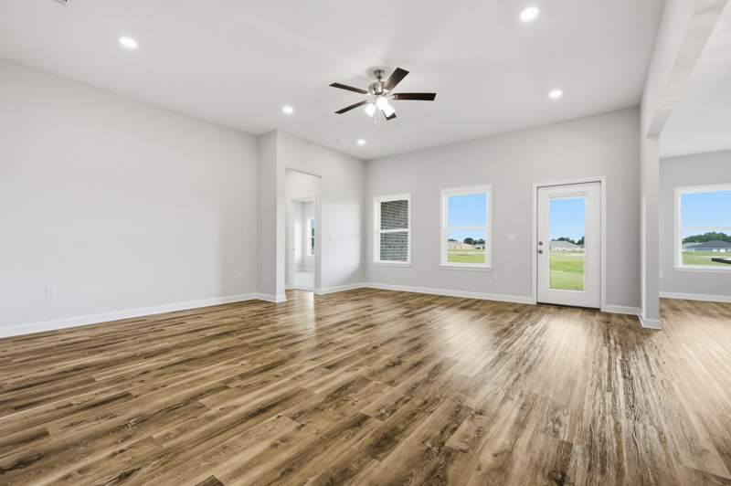 4 bedroom Detached Single Family at 6132 Mildred's Way, Southern Charm, Crestview — photo 4