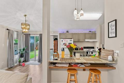 512 NW Parkview Road #A & B, Fort Walton Beach FL - photo 6 of 41