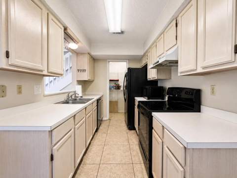 1900 Squirrel Path, Fort Walton Beach FL - photo 8 of 35