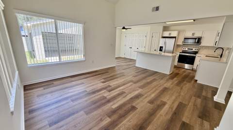 215 Parkwood Circle, Niceville FL - photo 6 of 38
