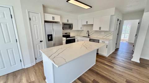 215 Parkwood Circle, Niceville FL - photo 10 of 38
