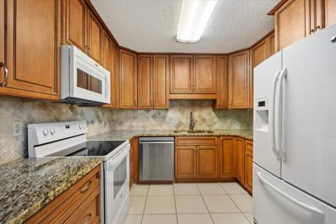 388 Rosewood Street, Mary Esther FL - photo 15 of 38