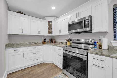 415 Avon Lane, Mary Esther FL - photo 11 of 38