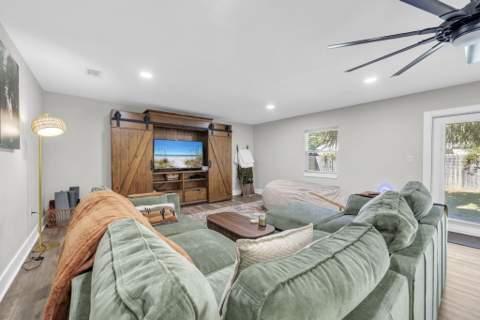 415 Avon Lane, Mary Esther FL - photo 15 of 38