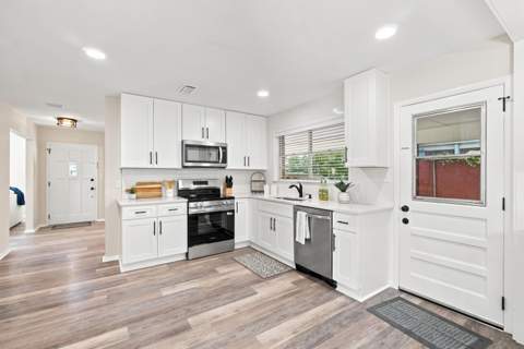 225 NW Bayou Woods Drive, Fort Walton Beach FL - photo 11 of 21