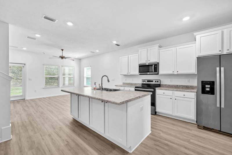 4 bedroom Detached Single Family at 30 Sandywoods Court, Lagrange Landing, Freeport — photo 5