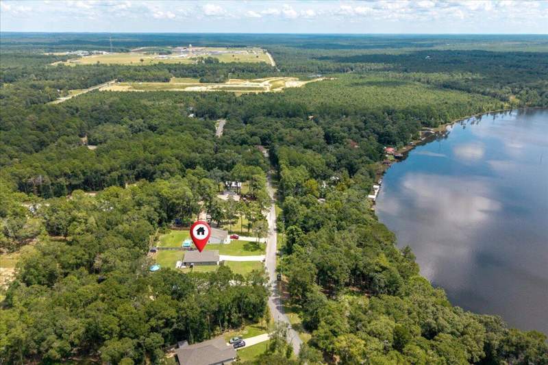 4 bedroom Detached Single Family at 148 Squirrel Road, Cat Island Estates, DeFuniak Springs — photo 4