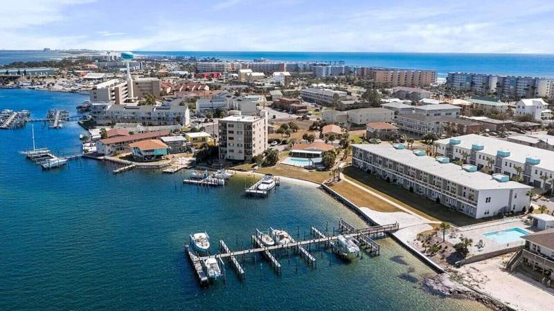 4 bedroom Townhouse at 340 Bluefish Drive #105, Soundside Lofts, Fort Walton Beach — photo 2