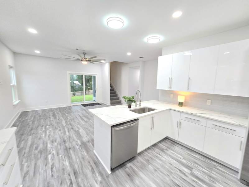 5 bedroom Detached Single Family at 4446 Antioch Road, Riverchase S/D, Crestview — photo 4