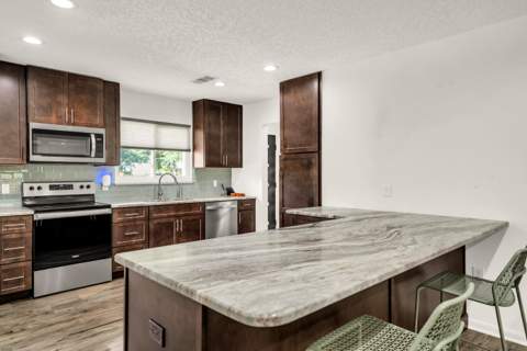 326 NW Leah Miller Drive, Fort Walton Beach FL - photo 9 of 36