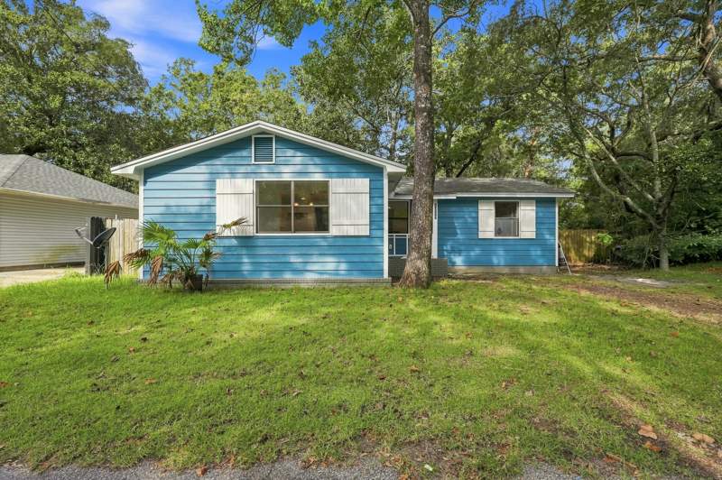 2 bedroom Detached Single Family at 1215 S Cedar Avenue, Niceville, Niceville — photo 3