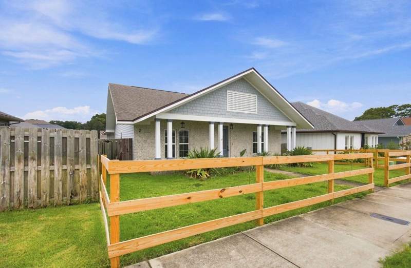4 bedroom Detached Single Family at 50 9th Avenue, Temple Park, Shalimar — photo 2