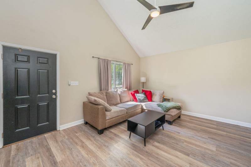 2 bedroom Detached Single Family at 627 Lloyd Street, Candlewood Village, Fort Walton Beach — photo 2