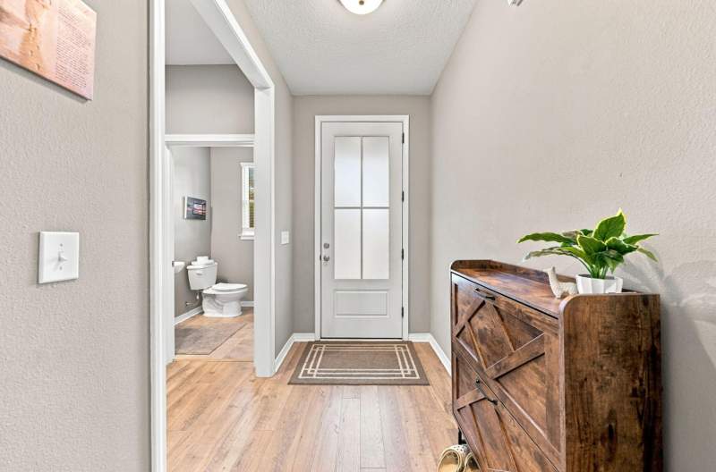 4 bedroom Detached Single Family at 124 Creve Core Drive, Heritage Manor, Crestview — photo 3