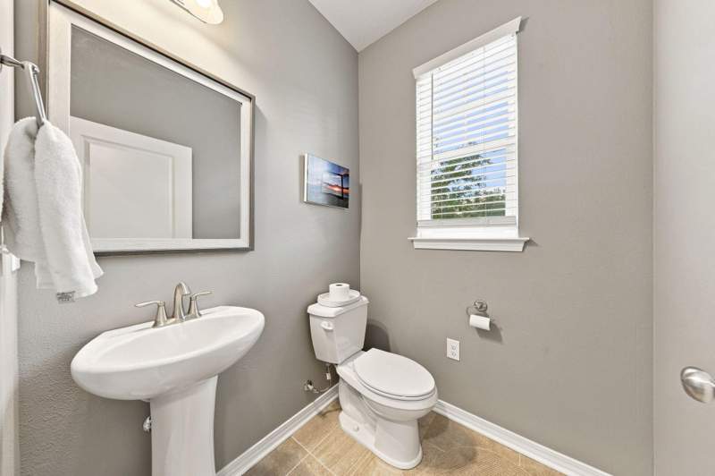 4 bedroom Detached Single Family at 124 Creve Core Drive, Heritage Manor, Crestview — photo 4