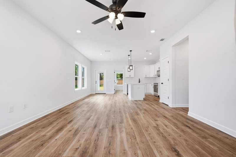 3 bedroom Detached Single Family at 2826 Blackbird Court, BARTON'S BEND, Crestview — photo 4