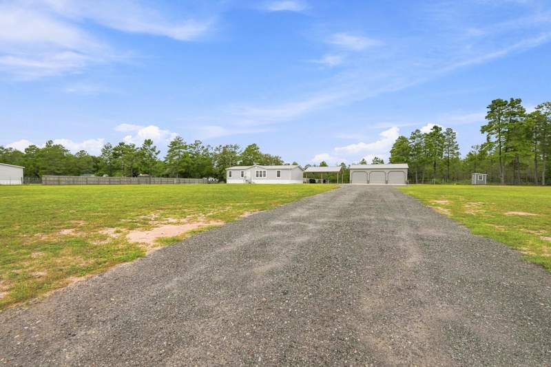 3 bedroom Manufactured Home at 377 Wagner Drive, Oakwood Hills, DeFuniak Springs — photo 4
