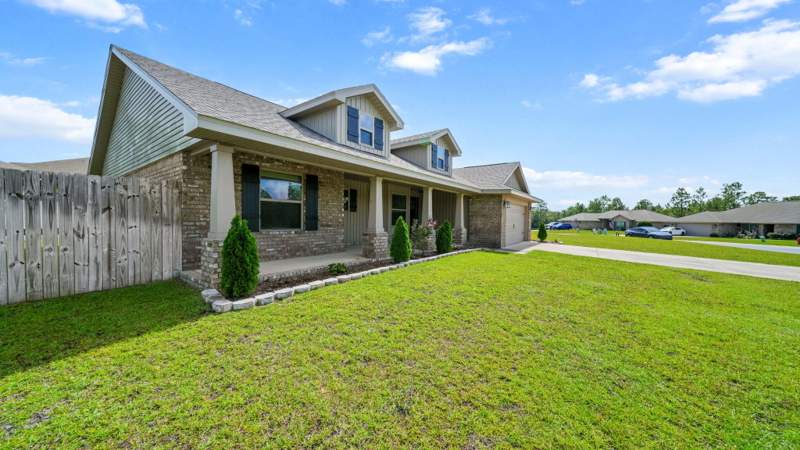 3 bedroom Detached Single Family at 2045 Broad Street, Charleston Place, Crestview — photo 4