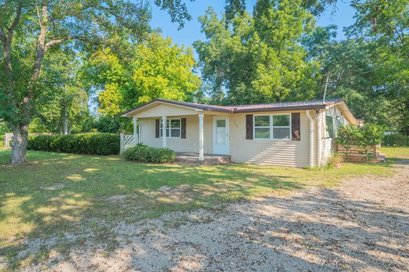 3 bedroom Detached Single Family at 1345 18th Street, Baker, Baker — photo 2