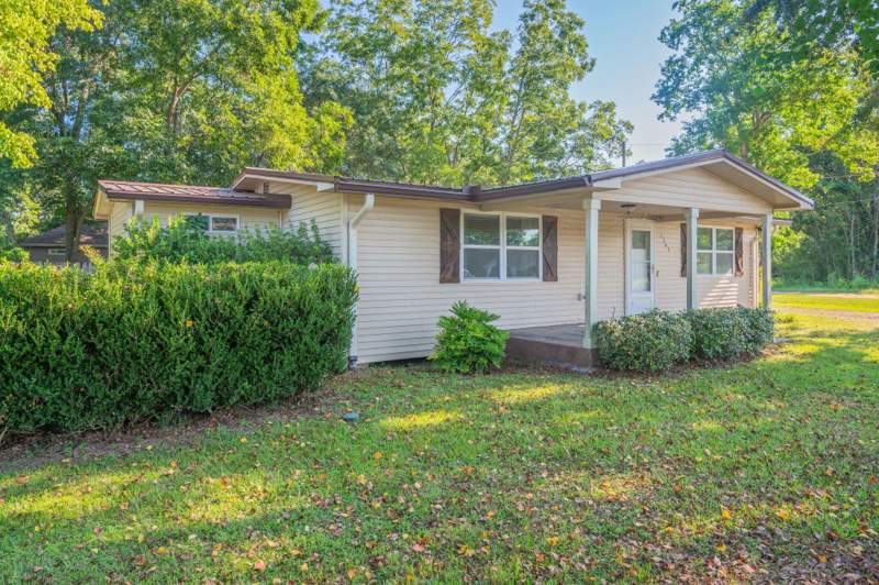3 bedroom Detached Single Family at 1345 18th Street, Baker, Baker — photo 3