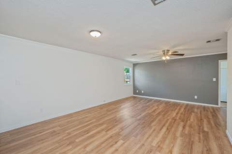 112 Skinner Circle #A, Fort Walton Beach FL - photo 8 of 33